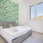 Aurora Villa